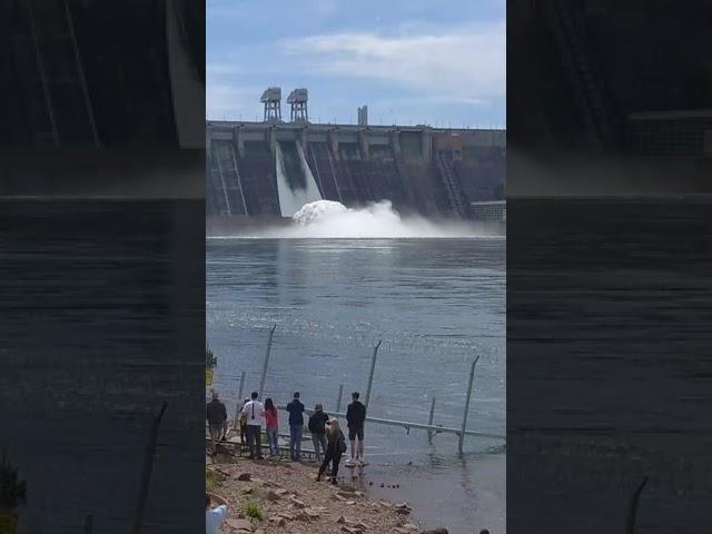 Открытие затворов на Красноярской ГЭС 02. 06. 2021 г.