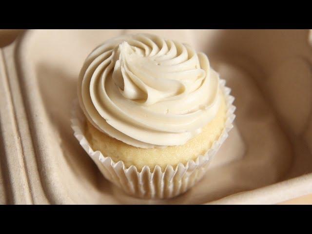 Dulce Vegan's Lemon Cupcake Review