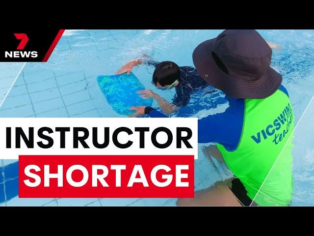 Victorian swim centres cutting back on lessons because of a shortage of instructors | 7NEWS