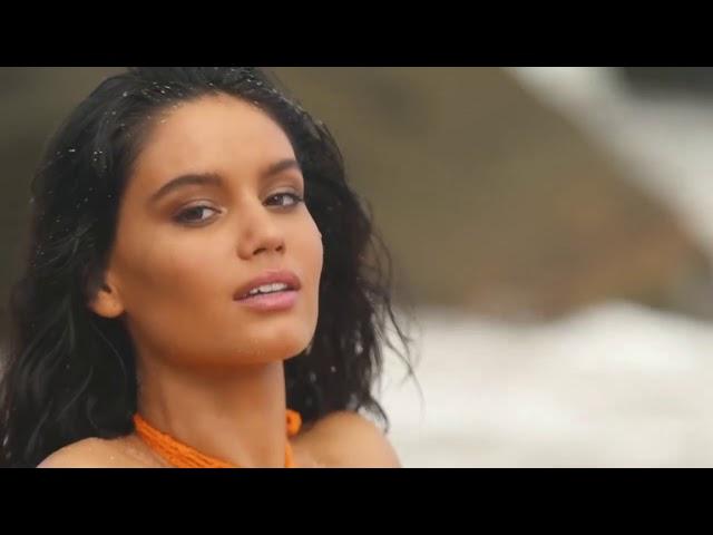 SI Swimsuit 2018  Anne de Paula