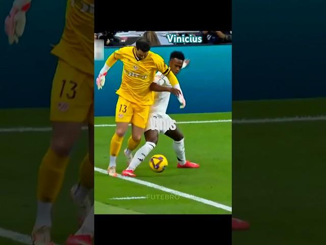 Vinicius & others vs Goalkeepers + Him 