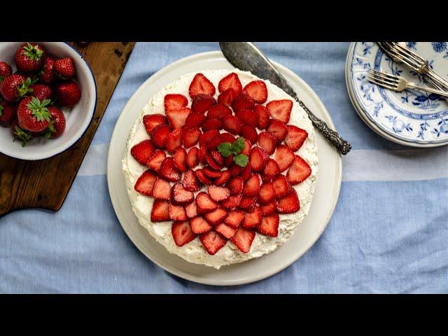 Swedish strawberry cake (perfect for Midsummer)