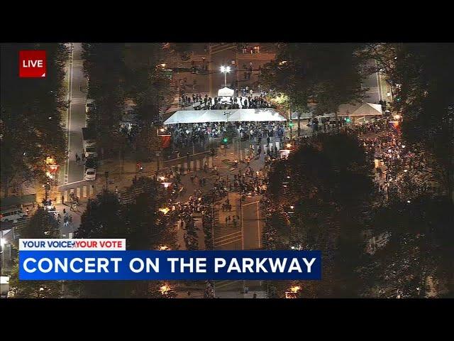 Harris campaign's Election Eve rally on Ben Franklin Parkway draws lengthy lines as event kicks off