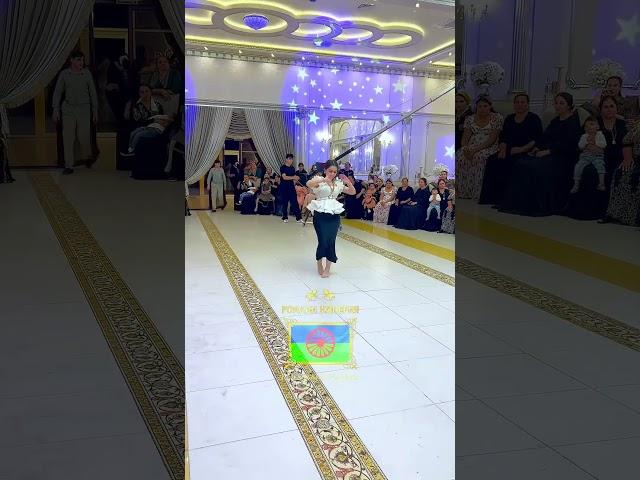 Романи Империя. цыганочка красиво танцует 