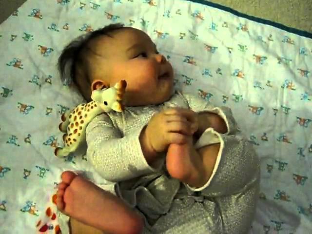 Giraffe vs Foot - Which one do I put in my mouth?!?!?