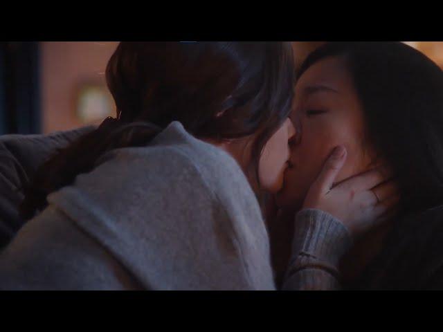 Good Trouble 3x07   Kiss Scene — Callie and Alice Maia Mitchell and Sherry Cola