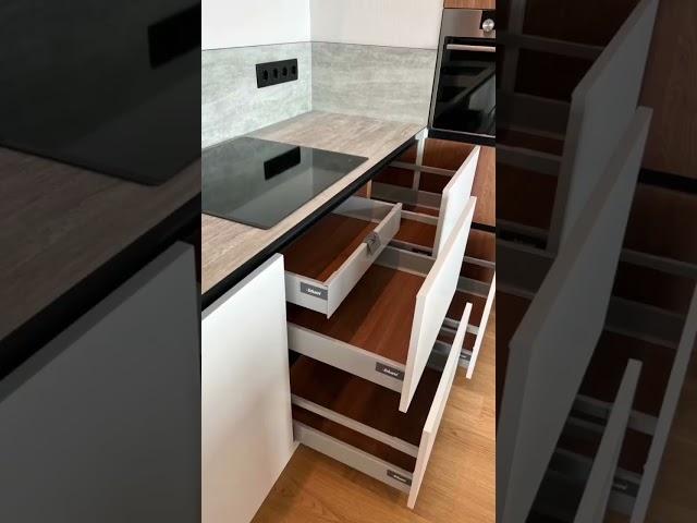 Кухни на заказ. Стильная и функциональная кухня с островом