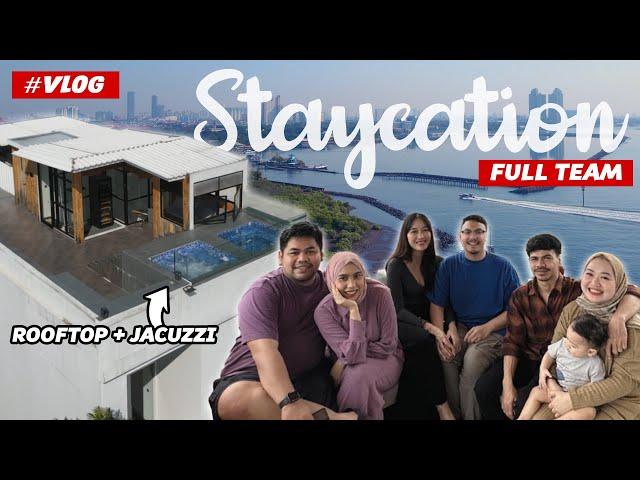 RUMAH 5 LANTAI ADA ROOFTOP & JACUZZI VIEW LAUT STAYCATION MEVVAH 