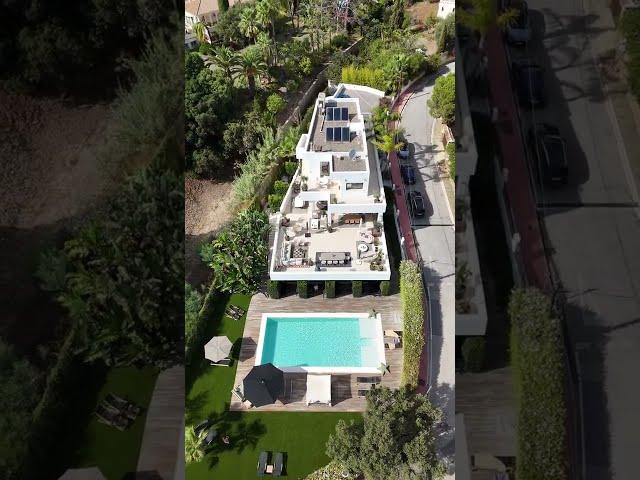 Aerial Tour of a Sleek Modern Home 