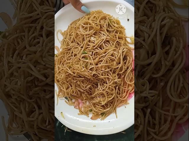 Chowmein yaa Hakka Noodles ..? #chowmein #hakkanoodles #n #cookwithparul #food #recipe #shortsviral