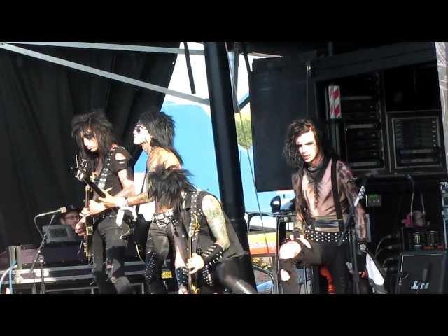 Black Veil Brides - Knives and Pens LIVE