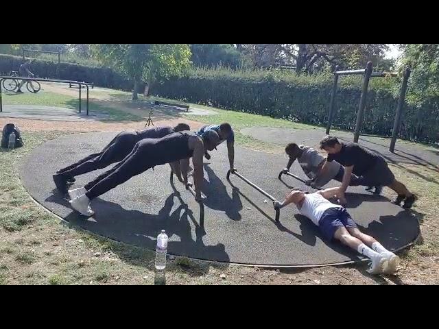 East London personal trainer - Press up pyramid training