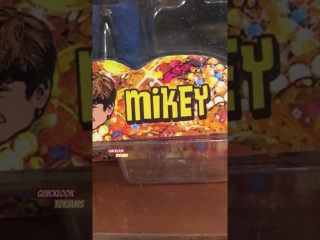 MiKEY The Goonies QUICK LOOK Mezco Toyz Action Figure Review