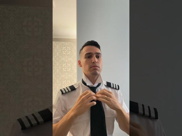 A day in the life as an airline pilot, in 40 seconds  #pilot #travel #travelvlog