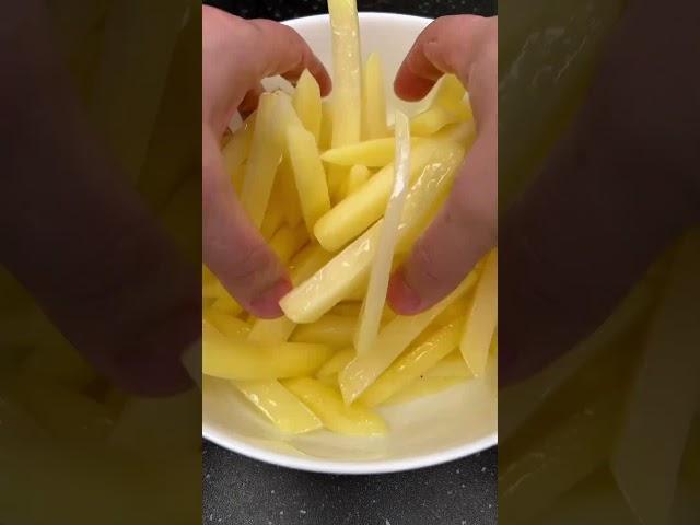 Хрустящий картофель фри без фритюра в духовке. Подробный рецепт в описании.