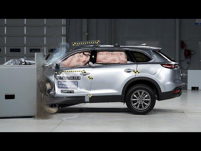 2017 Mazda CX-9 driver-side small overlap IIHS crash test