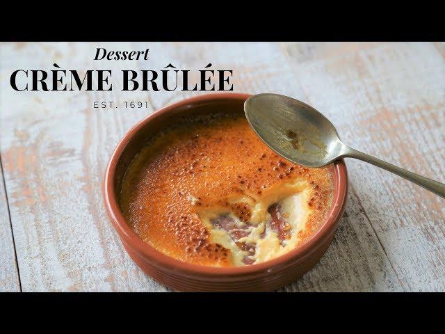 Crème Brûlée: the essential guide (by the French Cooking Academy)