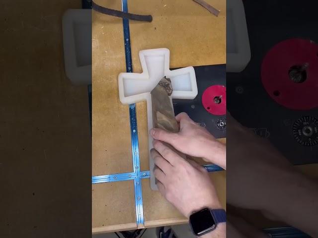 Another build using my cross template and mold from @craftedelementsco ! Project from @customsbysumm