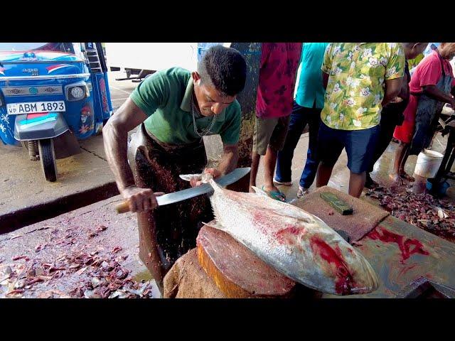 Huge Giant trevally Fish Cutting Skils