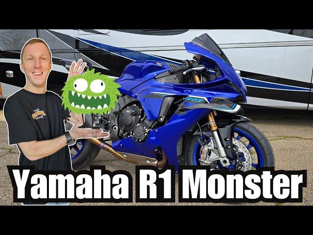 2025 Yamaha R1 - My New Favorite Bike?!