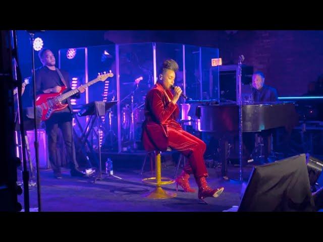 Jennifer Hudson performs “Purple Rain” in Chicago