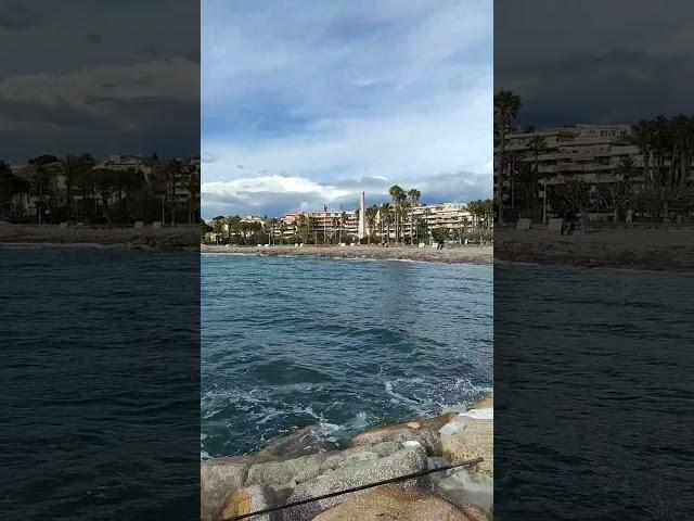 Saint-Raphaël 2024. Vue de la ville depuis la mer.