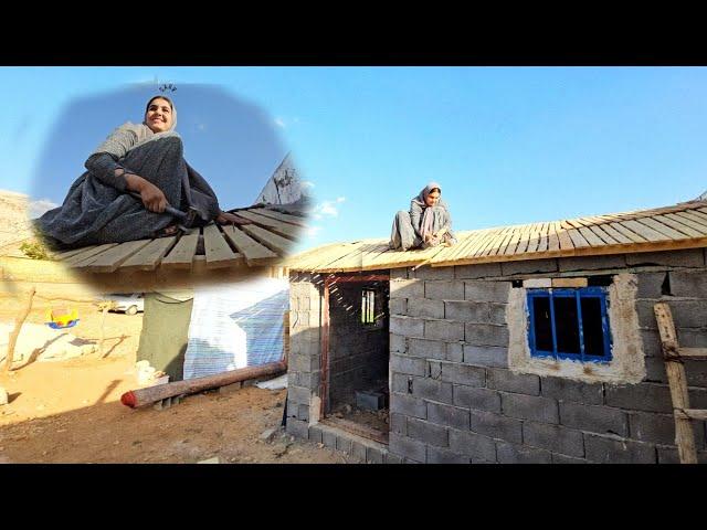 The fate of a nomadic hero: building a nomadic house