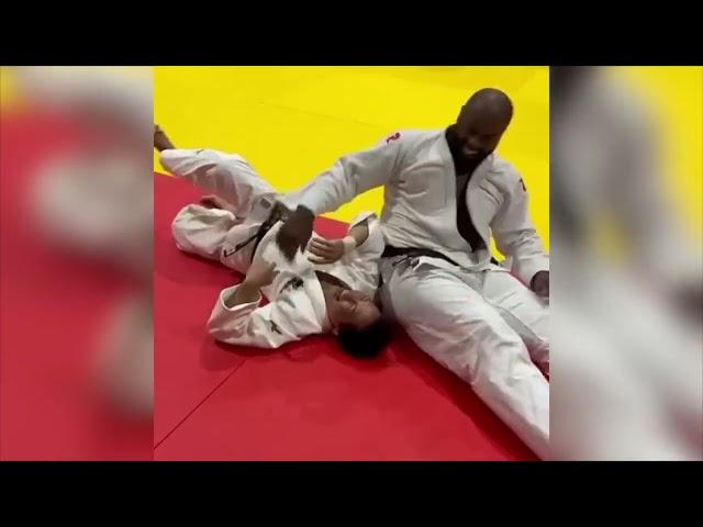 野村 忠宏   対   テディ・リネール  | Tadahiro NOMURA throws Riner with Seoi-nage