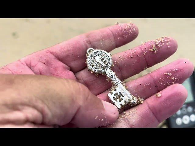 Beach, metal, detecting, gold, silver, and diamonds part two