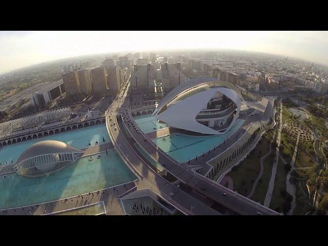 Ciudad de las Artes y las Ciencias de Valencia a VISTA de PÁJARO con DRON. 