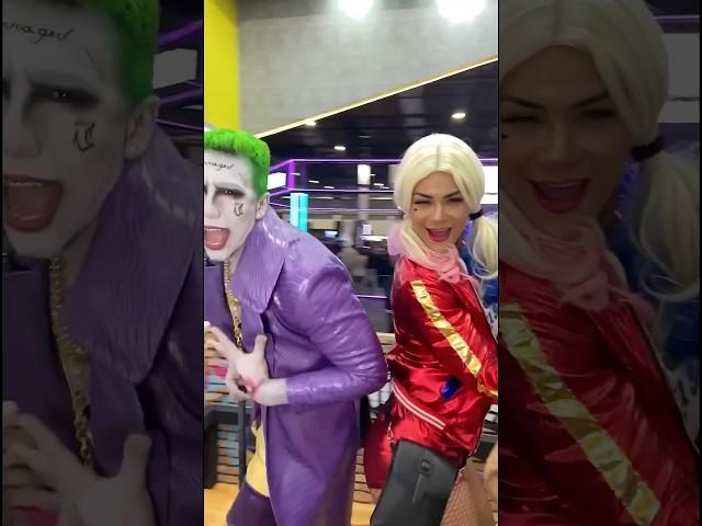 HAHAHA! ​⁠@mayca.brasil #halloween #trend #makeup #joker #short #apollosant