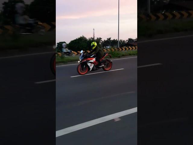 Trying wheelie on ktm rc 390  on highway..#ktm #ktmlover #rc390 #shorts #bikelife #wheelie #rider