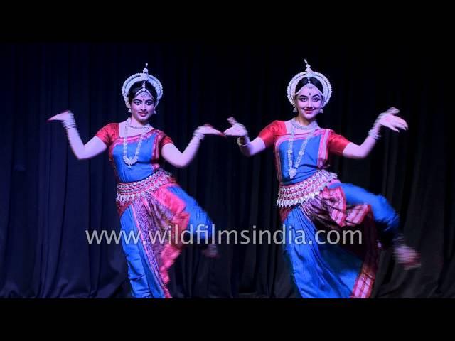 Indian girls perform Odissi dance in Delhi