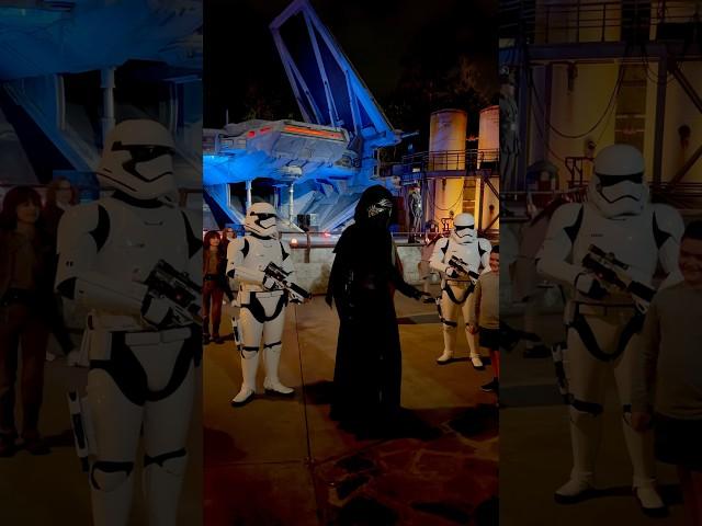 Kylo Ren Looking For Resistance Scum At Star Wars Galaxy’s Edge! #disney #starwars #kyloren #batuu