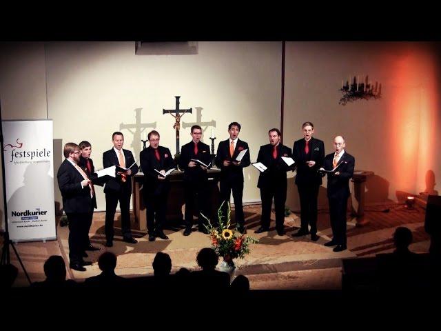 Grab und Mond (Franz Schubert) - New York Polyphony + Ensemble Nobiles