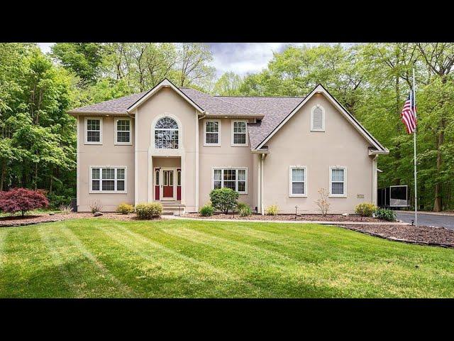 16725 Victoria Dr, Chagrin Falls, OH 44023