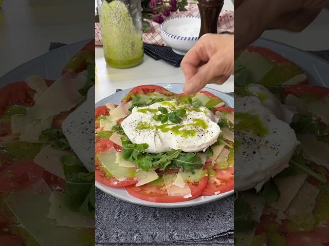 Ensalada de tomate y burrata