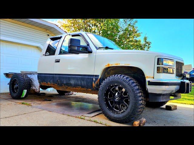 Rebuilding an OLD TRUCK in my DRIVEWAY