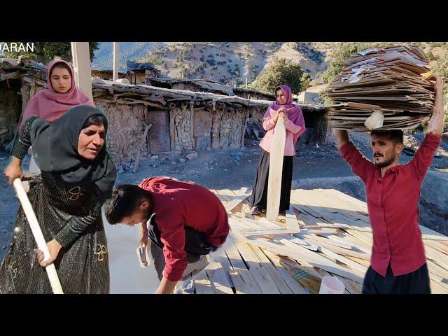 Nomadic life: the roof of the nomadic house: the roof of the nomadic house with strange materials