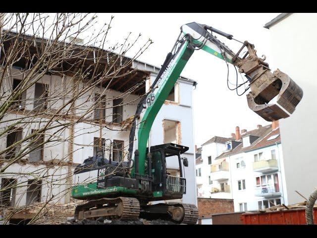 Bagger in Aktion - Abbruch Wohnhaus Hannover Annenstraße