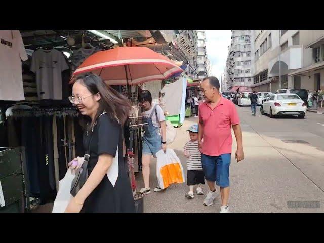 志華遊帶你行街街 ＃基隆街 基隆街位於深水埗，其名稱乃取自台灣的基隆市，全長一公裡 約1920年代通車。 上世紀七八十年代，較多店舖售賣鈕扣因此有鈕扣街的別稱 ＃街拍 ＃香港任我行