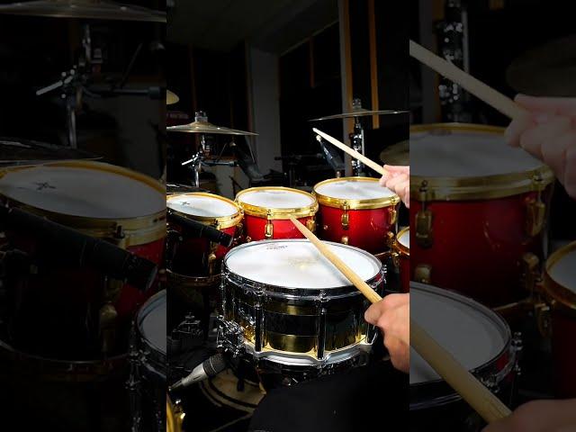 Listen how AWESOME this snare drum sounds! 