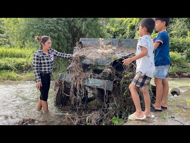 Restoring a rusted vintage truck trapped under a bridge by floods. Ep. 1