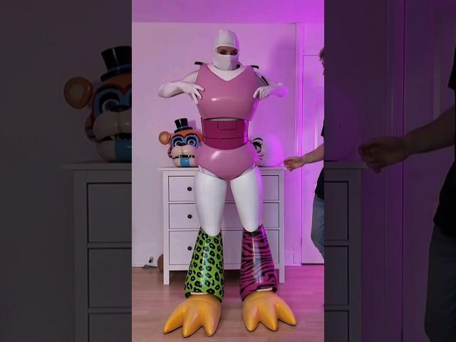 A suit up Video of my Glamrock Chica cosplay! I cannot get into this by myself  #glamrockchica