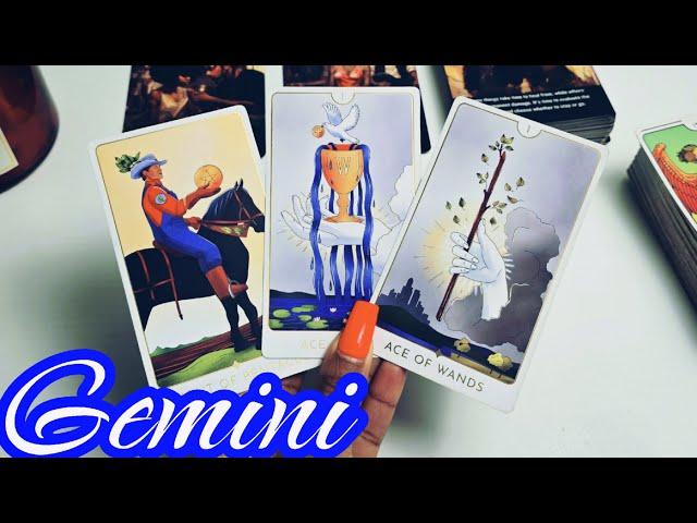 GEMINIi HAVE A SURPRISE FOR YOU 🫢Tarot LOVE Reading