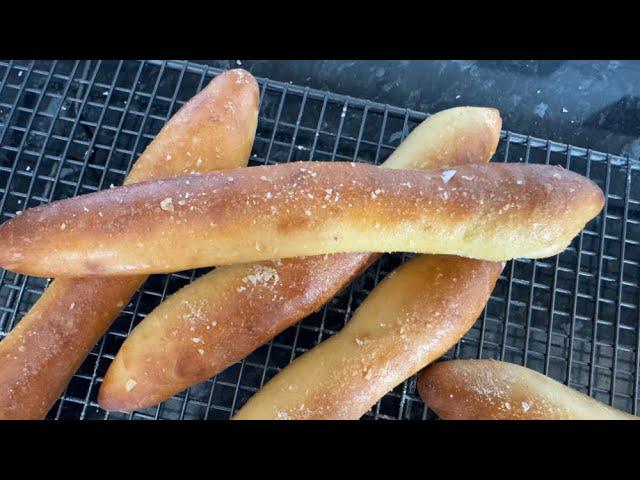 Breadsticks - Copycat Olive Garden Recipe - Ankarsrum