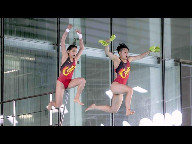 Fun leaps from Olympic diving champions during demonstrations in Hong Kong｜Paris 2024｜中国内地奥运健儿访港｜全红婵