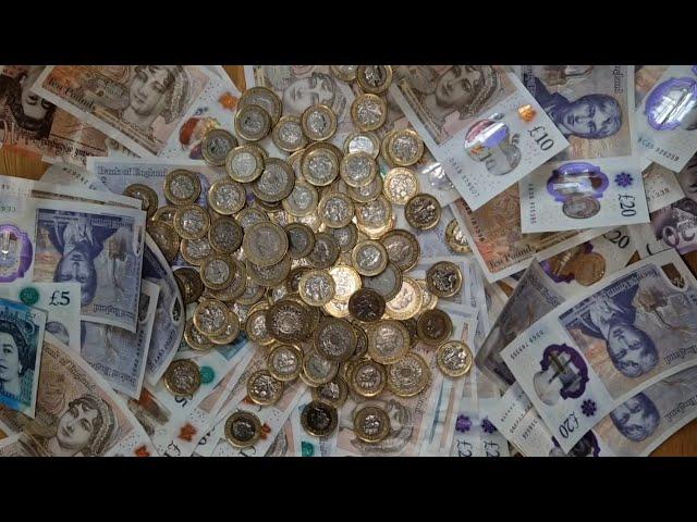 Opening my 2023 Money Savings Tin!!!!! UK Cash envelopes and savings challenges | BudgetWithMads