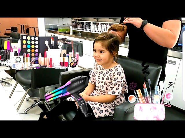 Princess gets her first HAIRCUT | BEAUTY SALON Style!!