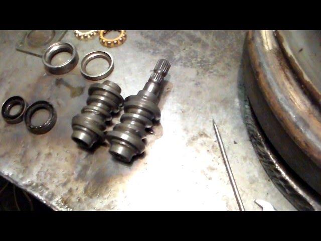 Замена червяка вала руля и его дефектовка.Replacing the worm wheel shaft and Troubleshooting.